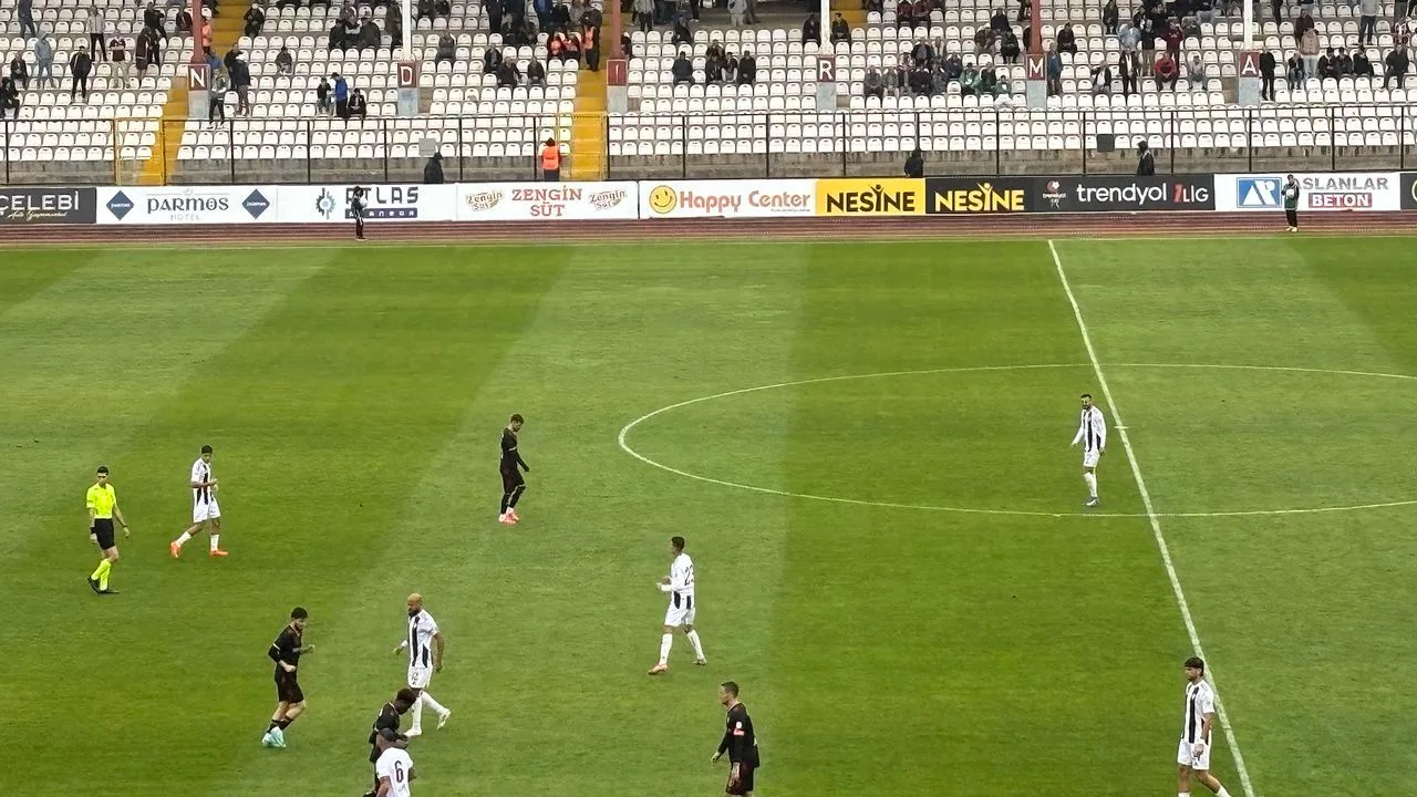 Bandırmaspor, Sivasspor karşısında 1 puana razı oldu